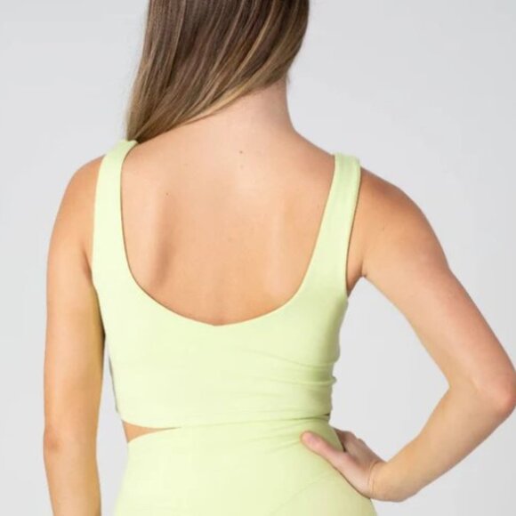 Paragon Reluna V Brami Sports Bra - Clover - Picture 2 of 5